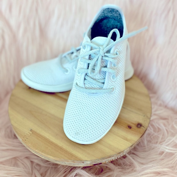allbirds Shoes - Allbirds Tree Runner Women’s size 7 in Chalk
